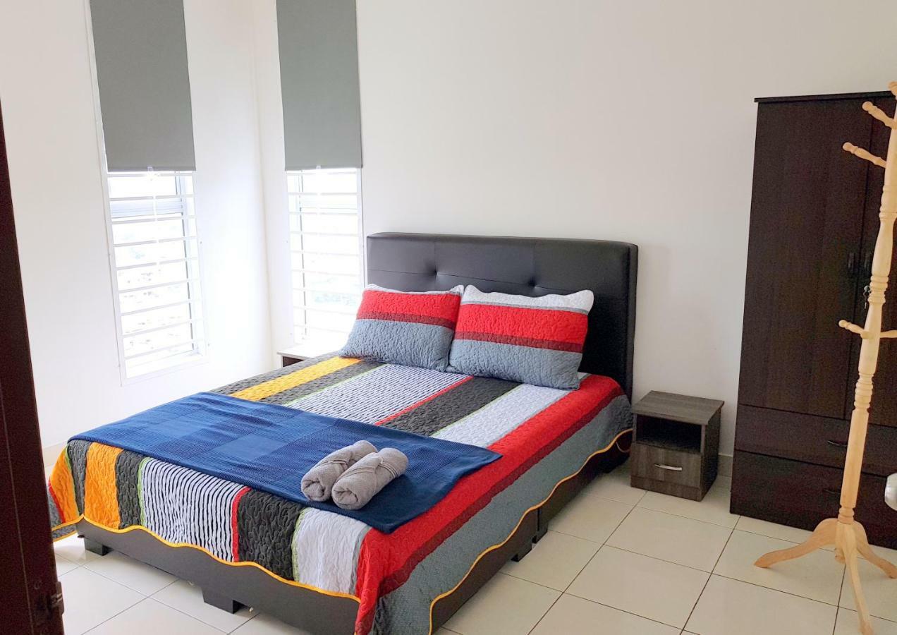 Hz Homestay @Ascotte Boulevard Семений Екстер'єр фото